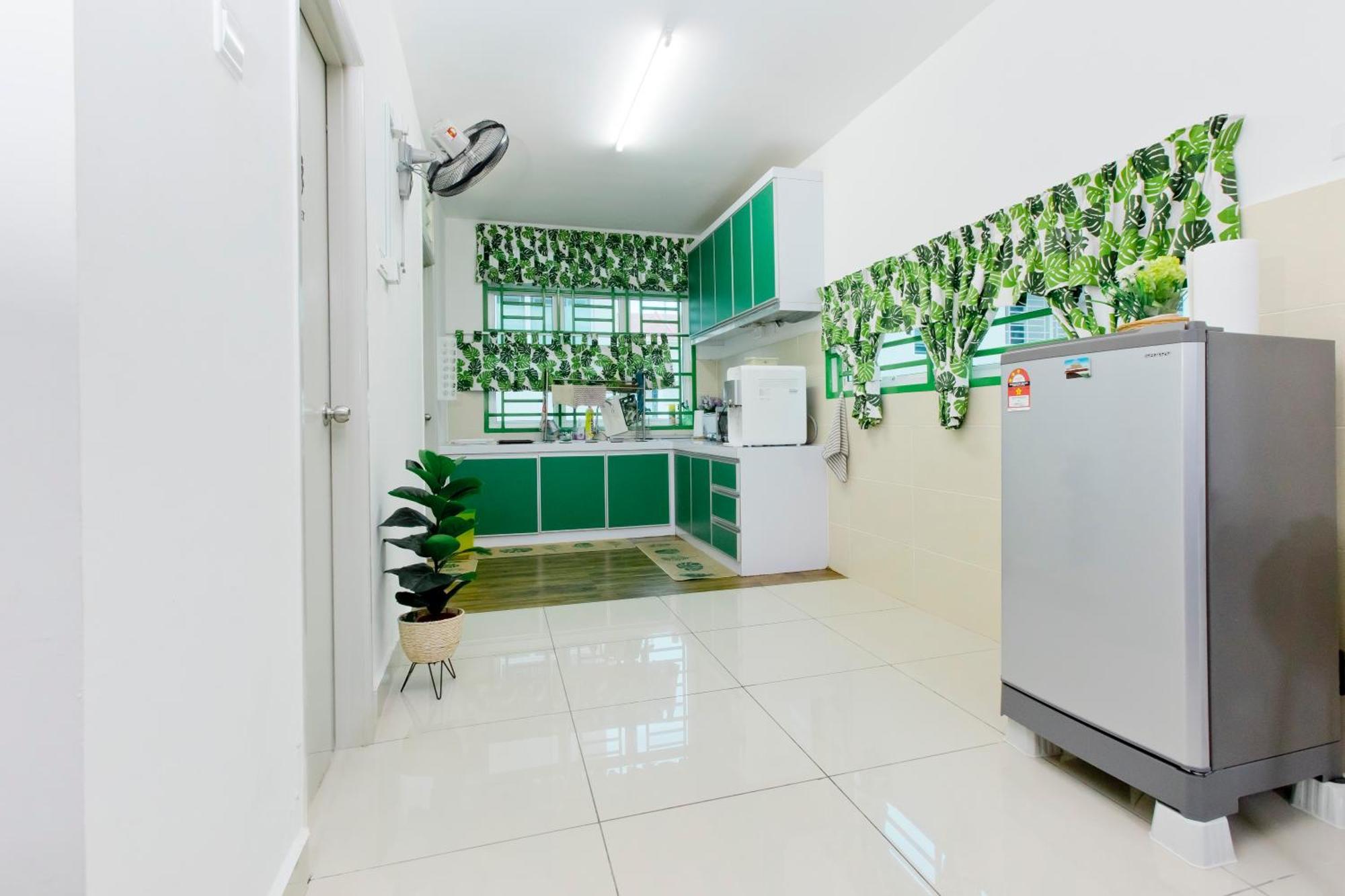 Desaru 16Pax Family With Private Mini Pool & Jacuzzi Villa Kota Tinggi Exterior photo